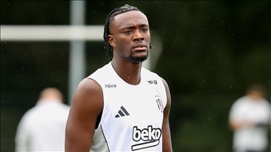 Beşiktaş'ta yeni transfer Tammy Abraham, takımla ilk idmanına çıktı