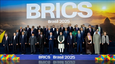 Trump menace les BRICS de droits de douane de 10 %, affirmant que le groupe a été créé pour nuire aux États-Unis