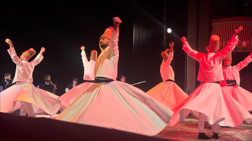 Londra Yunus Emre Enstitüsü tarafından Britten Theatre'da Mevlevi Sema Töreni düzenlendi