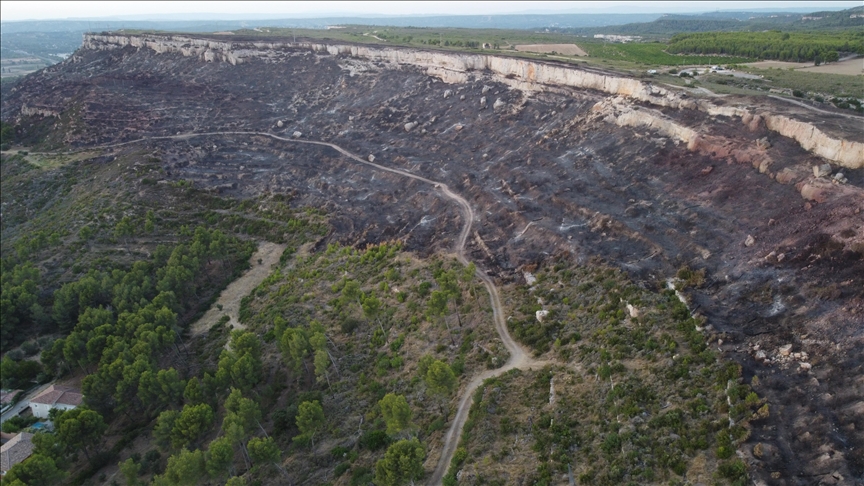 Wildfire in southern France burns nearly 2,000 acres, forces mass evacuations