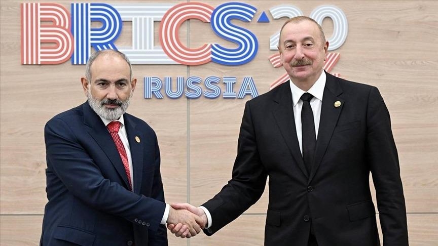 Президент Азербайджана и премьер-министр Армении проведут двустороннюю встречу в Абу-Даби
