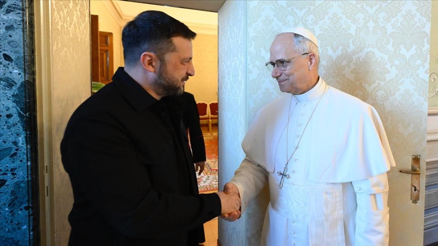 Zelensky rencontre le pape Léon et encourage les efforts du Vatican en faveur de la paix