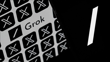 Grok'un yeni sürümü yapay zekada "siyasi zehirlenme" tartışmasını gündeme getirdi