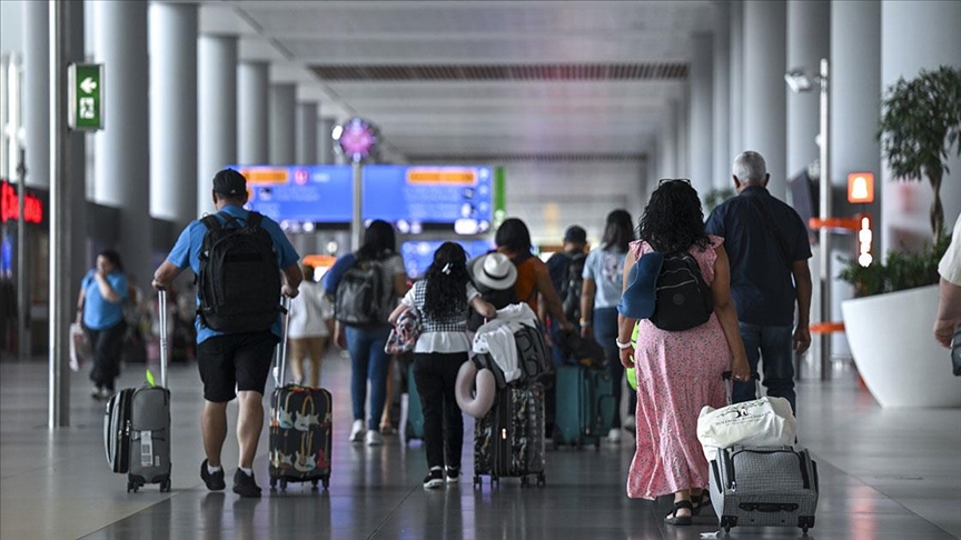 Yılın ilk yarısında hava yoluyla 108,8 milyon yolcu seyahat etti