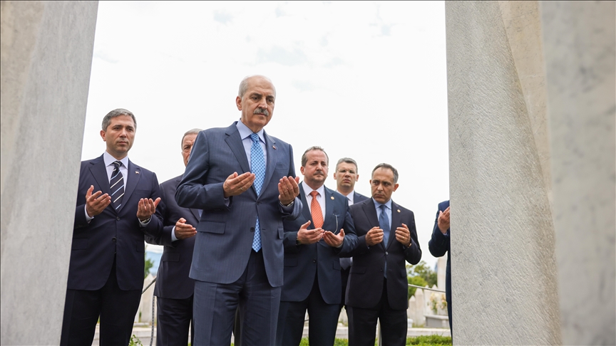 Kryeparlamentari turk Kurtulmuş viziton varrin e Alija Izetbegoviqit