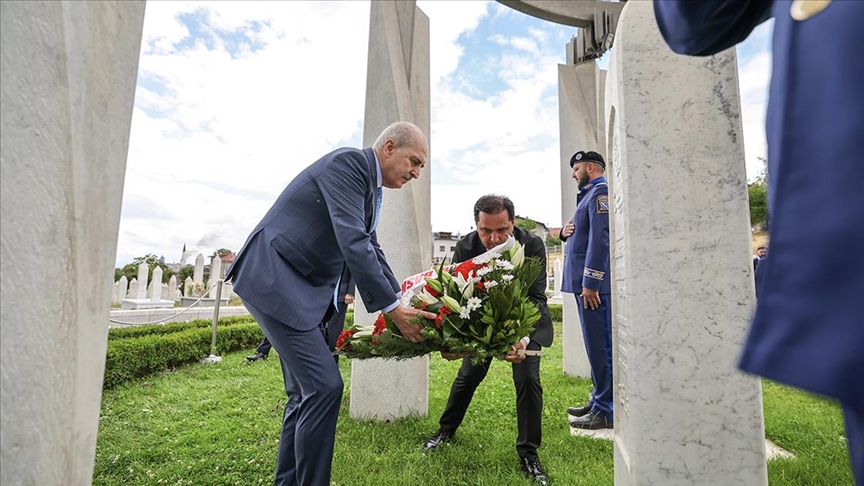 TBMM Başkanı Kurtulmuş, Aliya İzetbegoviç’in kabrini ziyaret etti