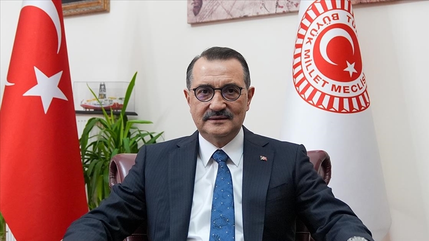 TBMM Yapay Zeka Araştırma Komisyonu Başkanı Dönmez: Amacımız teknolojiyi desteklerken toplumsal zararların önüne geçmek