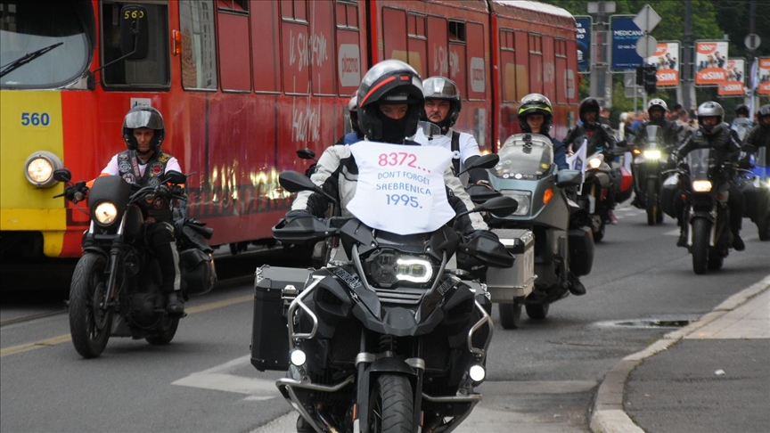 Počast žrtvama genocida: Stotine motociklista iz Sarajeva krenule ka Potočarima
