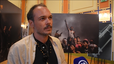 Inaugurada en Sarajevo la exposición fotográfica del premiado fotógrafo italiano Fabio Bucciarelli