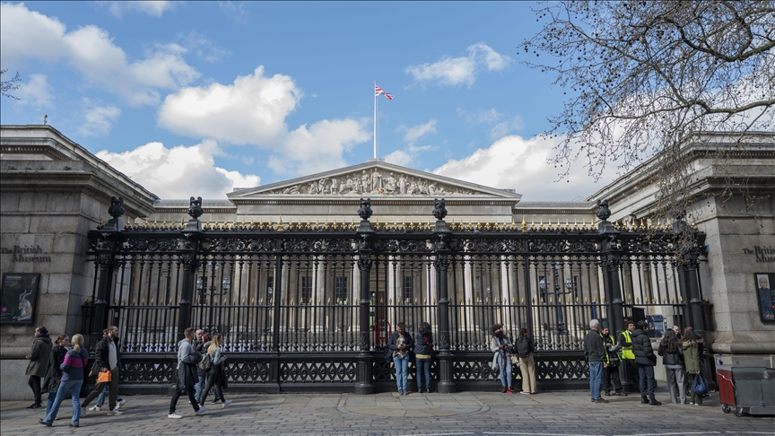 UK campaigners threaten legal action to block return of Elgin Marbles to Greece