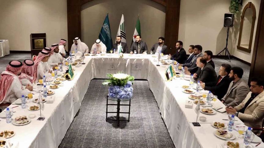 سوريا.. وفد سعودي يزور مطار دمشق لبحث مجالات التعاون والاستثمار