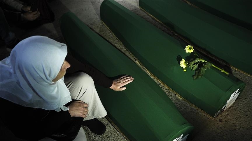 Sot mbahet ceremonia e varrimit të shtatë viktimave të gjenocidit të Srebrenicës