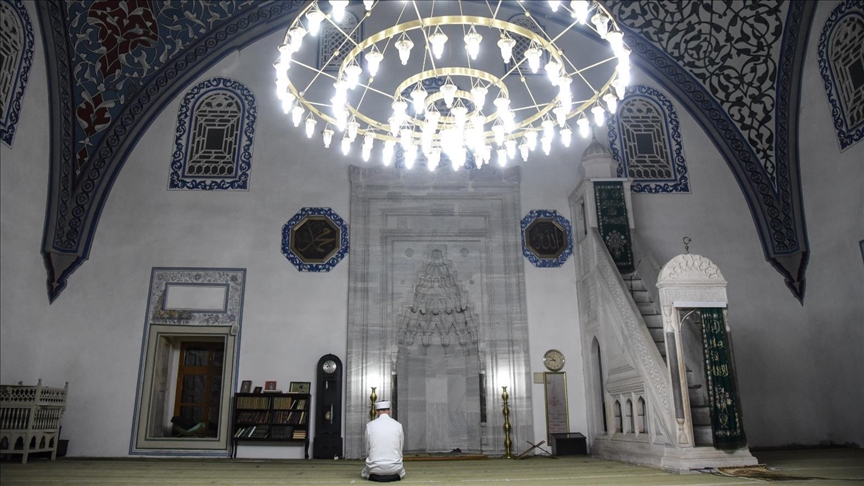 Vives condamnations après la visite de pseudo-imams en Israël