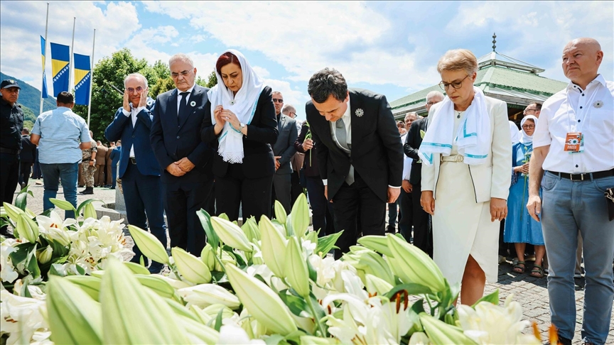 Kurti për familjarët e viktimave në Srebrenicë  Pikëllimi nuk i ka thyer