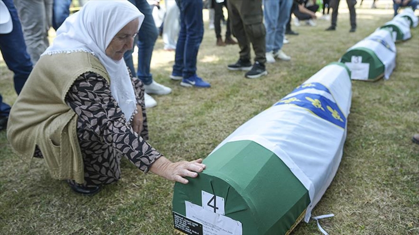 Klanjana dženaza i obavljen ukop sedam žrtava genocida u Srebrenici