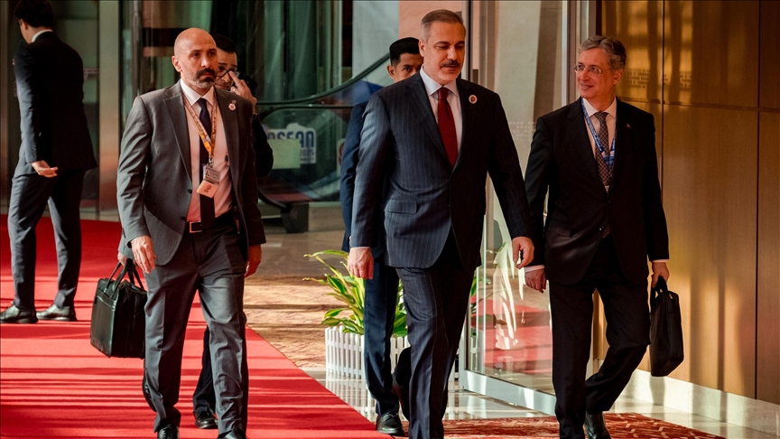 فیدان با وزرای خارجه پنج کشور عضو آسهآن در کوالالامپور دیدار کرد