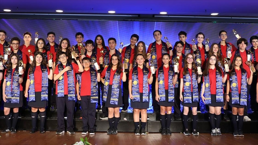 Bilfen'de okuyan 49 öğrenci 2025 LGS sınavında birinci oldu