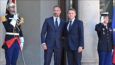 Macron accueille à l’Élysée le prince Rahim Aga Khan V