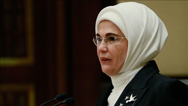 Zonja e parë e Turqisë kujton viktimat e gjenocidit në Srebrenicë