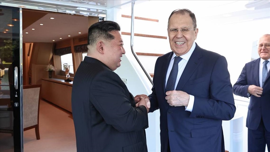 Ministri i Jashtëm rus takohet me udhëheqësin e Koresë së Veriut në Wonsan
