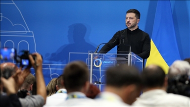 Zelenskyy announces US weapons shipments have resumed