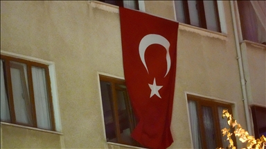 İstanbullulardan "Terörsüz Türkiye"ye ay yıldızlı bayraklarla destek