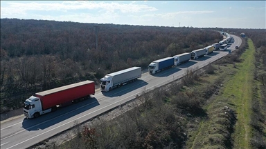 Türkiye’s road transport to Syria rises 60% amid renewed trade activity