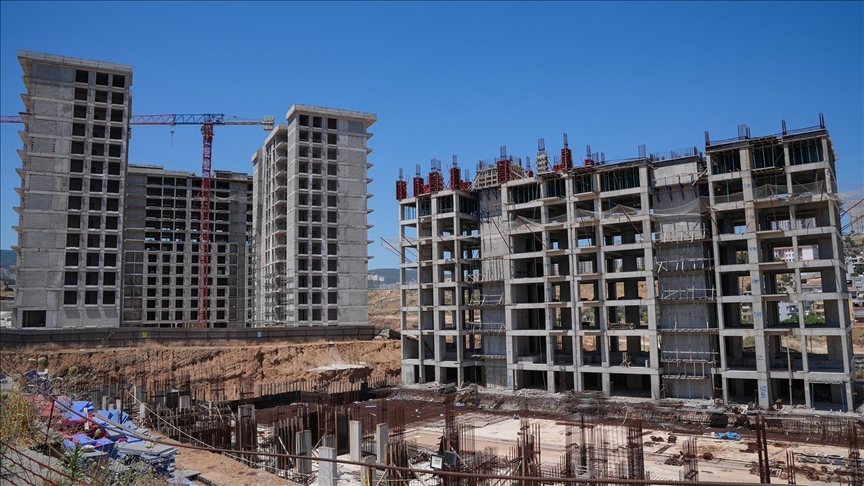 İzmir'de kooperatif ve kentsel dönüşüm mağdurları projeleri "Bakanlığın" devralmasını istiyor