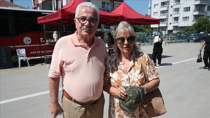 Kartalkaya'daki otel yangınında 4 yakınını kaybeden anne, oğlunun asker şapkasını yanından ayırmıyor