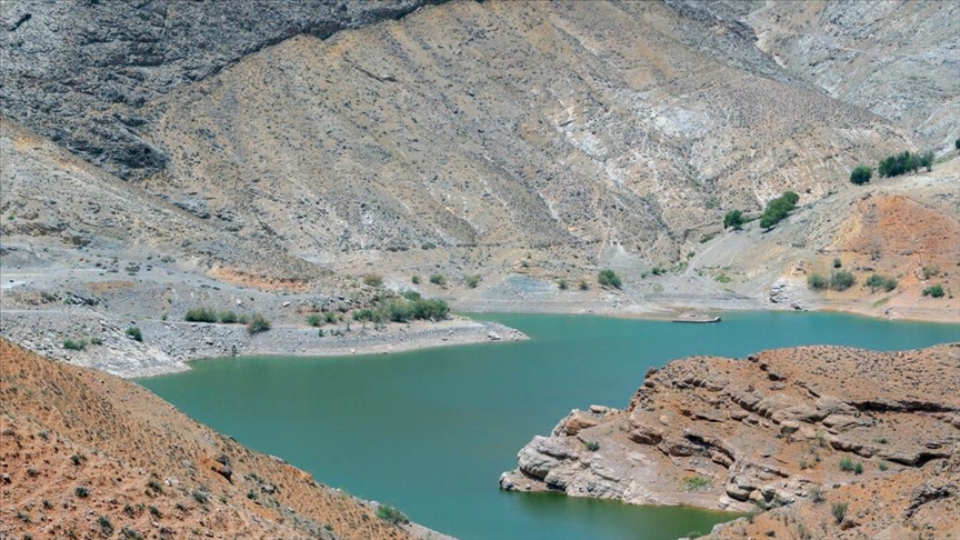 بیش از نیمی از مخازن سد‌ها در ایران خالی هستند