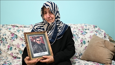Silah arkadaşları şehit polisin annesini 9 yıldır yalnız bırakmıyor