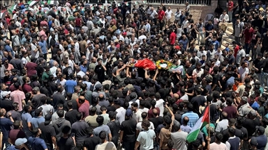 Qindra njerëz marrin pjesë në funeralin e palestinezo-amerikanit të vrarë nga kolonët izraelitë