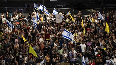 Des milliers d’Israéliens manifestent à Tel-Aviv pour réclamer un accord d’échange de prisonniers