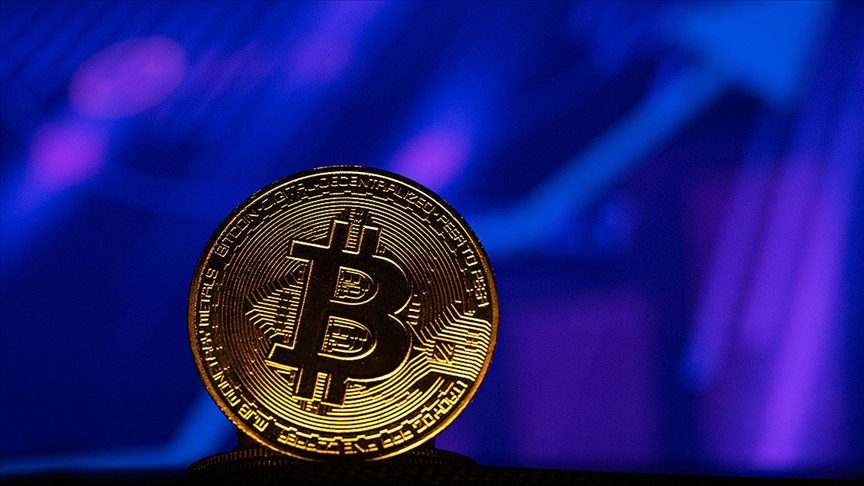 Bitcoin'in fiyatı rekor serisine devam ederek, 122 bin doların üzerine çıktı