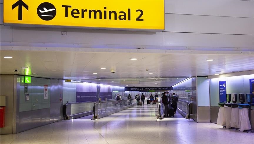 Plane crash at London Southend Airport kills 4 people