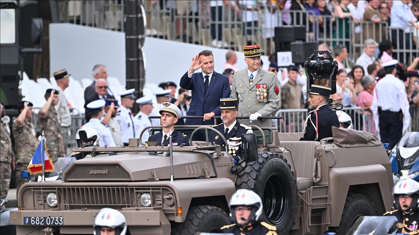 France : la fête nationale du 14 juillet célébrée par un défilé militaire à Paris