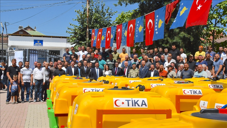 TIKA dhuron makineri bujqësore për bujqit e Kosovës