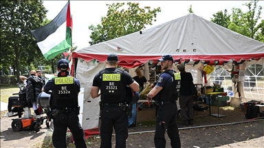 Berlin'de polis, Filistin destekçilerinin başbakanlık binasının yanında kurduğu kampı boşalttırdı