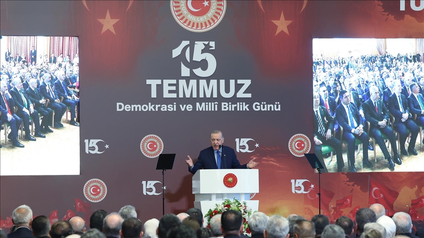 Serokomar Erdogan: "Milet şeva 15ê Tîrmehê destaneke navdar nivîsî"