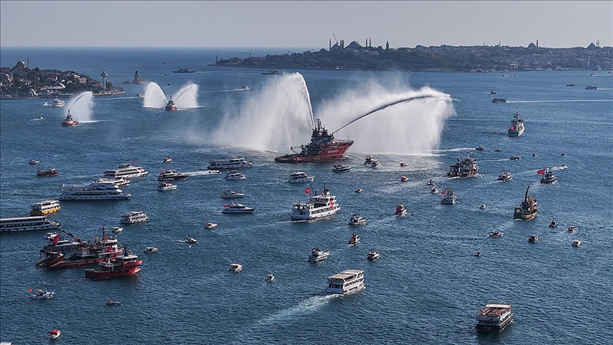 15 Temmuz şehitleri, İstanbul Boğazı'nda düzenlenen kortej geçişi ile anıldı