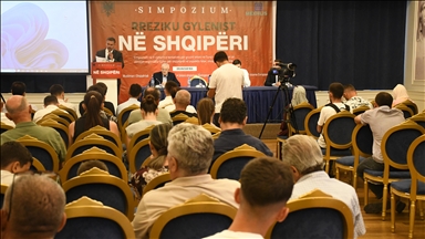 Mbahet simpoziumi me temë "Rreziku gylenist në Shqipëri"