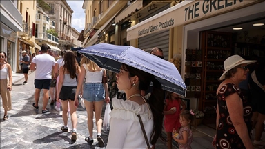 Grčka se suočava s izazovima prekomjernog turizma uprkos rekordnim prihodima