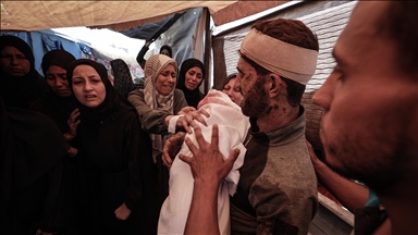 İsrail'in Gazze'ye son saldırılarında aralarında çocukların olduğu 13 kişi yaşamını yitirdi