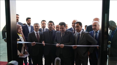 سەرۆکوەزیرانی عێراق فڕۆکەخانەی نێودەوڵەتیی مووسڵی کردەوە