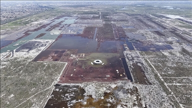 Ujërat e përmbytjeve mbulojnë vendndodhjen e projektit të anuluar të aeroportit të Meksikës në liqenin Texcoco