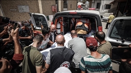 إصابة كاهن ونازحين فلسطينيين بقصف إسرائيل كنيسة في غزة 