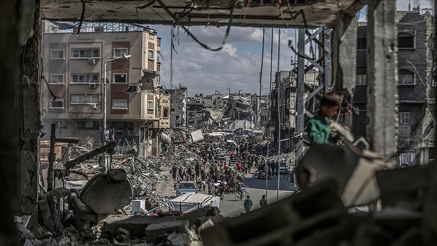 İsrail'in "Gazze halkının gönderileceği ülkeleri ikna etmek" için ABD'den destek istediği öne sürüldü