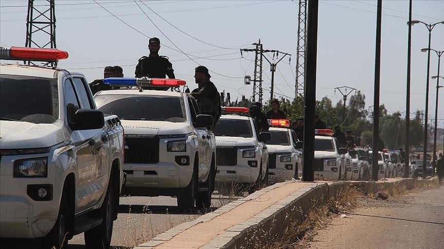 Suriye ordusu, terör örgütü PKK/YPG'ye karşı Halep'in doğusuna sevkiyat yaptı
