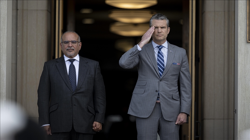 US, Bahrain discuss ways to enhance defense ties
