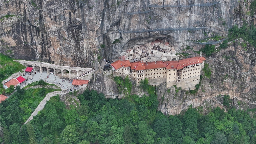 Manastiri Sümela  një nga manastiret më të veçantë në botë